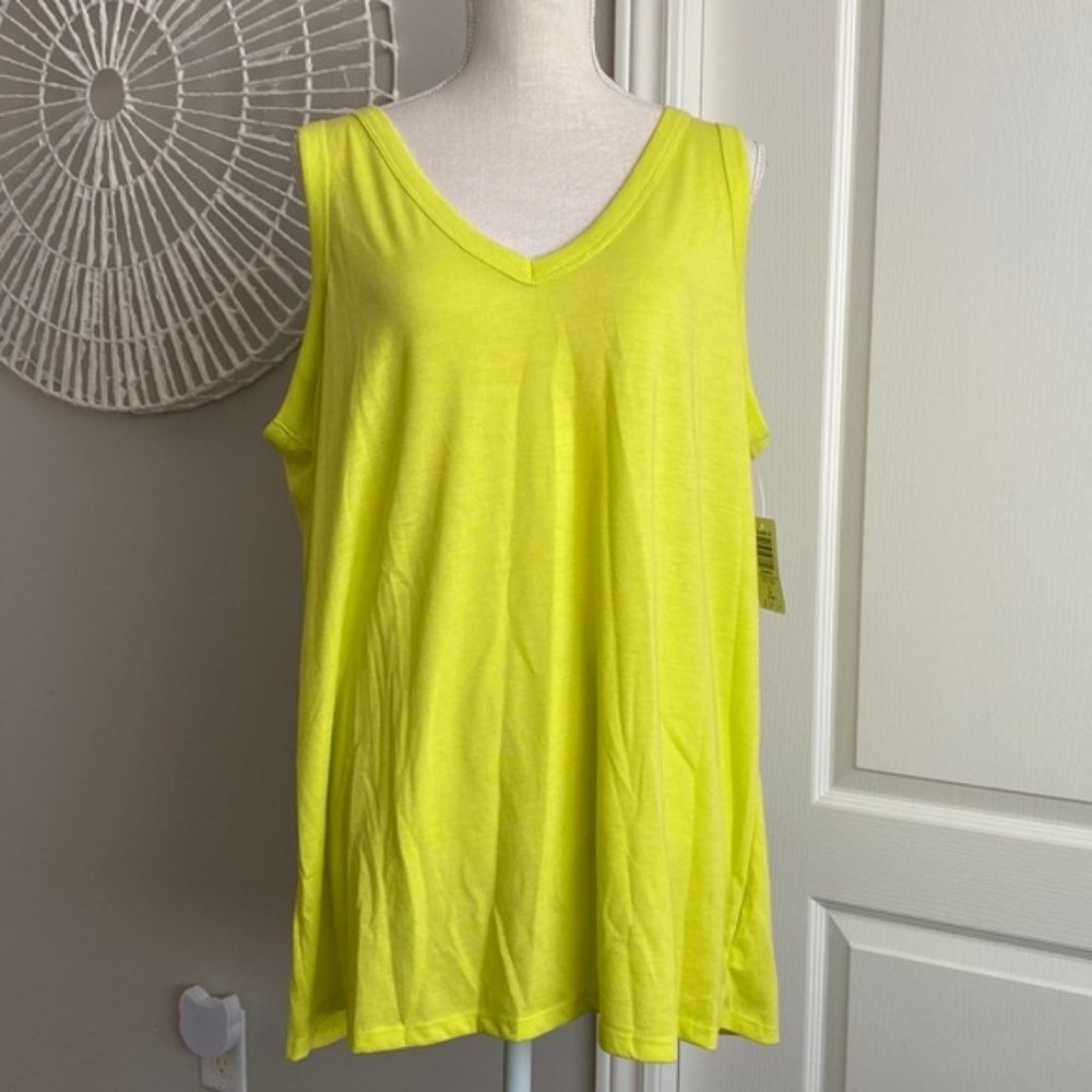 Torrid - Girlfriend Signature Jersey V-Neck Tank in Evening Primrose​
